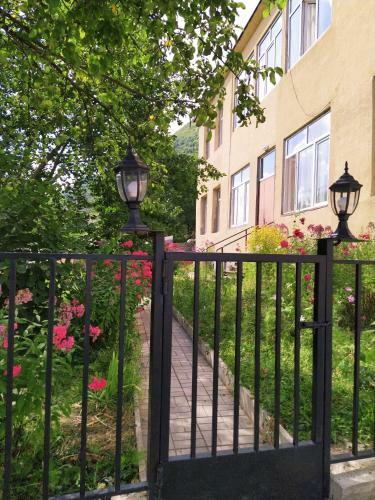 Hostal Guesthouse Lenjeri
