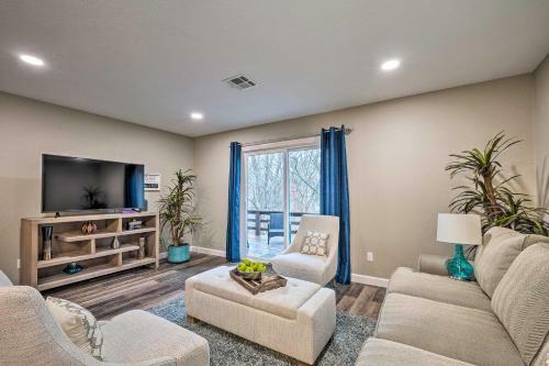 Stylish Bella Vista Getaway - Pet Friendly!