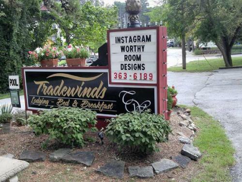 Bed & Breakfast Tradewinds Lodging