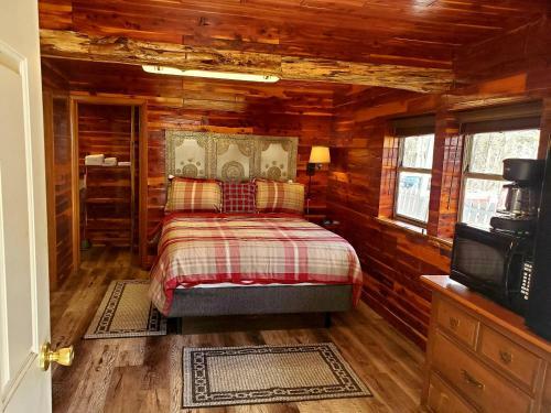 Hotel Log Cabin Inn