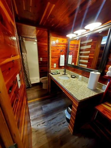 Hotel Log Cabin Inn