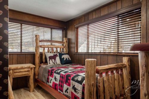 Hotel Log Cabin Inn