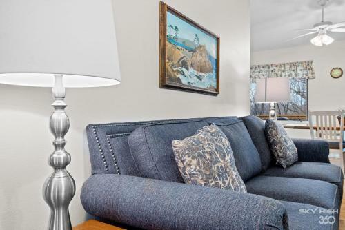 Blue Door Cottage At Scotsdale