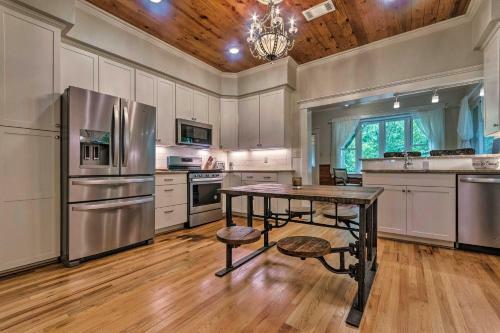 Spacious And Updated 1920s Hsnp Craftsmen Home