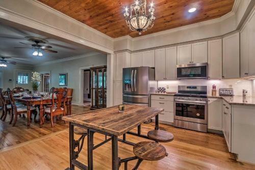 Spacious And Updated 1920s Hsnp Craftsmen Home