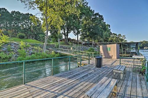 Heber Springs Retreat With Riverfront Patio And Dock!