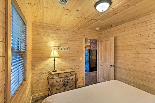 Heber Springs Retreat With Riverfront Patio And Dock!