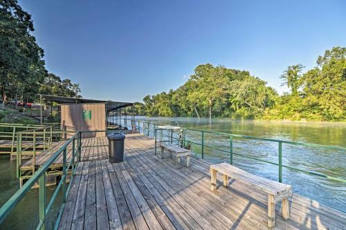 Heber Springs Retreat With Riverfront Patio And Dock!