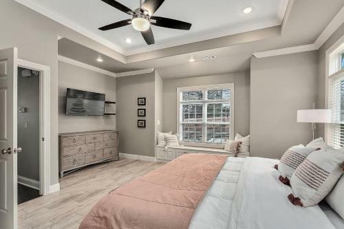 The Ritz - Centrally Located - Luxury Amenities