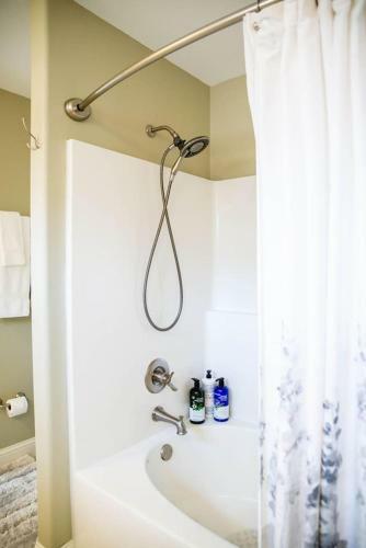 The Ritz - Centrally Located - Luxury Amenities