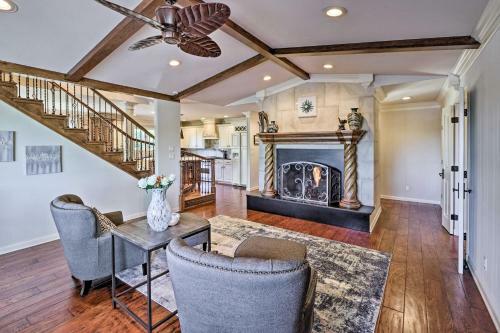 Luxe Hot Springs Oasis On Lake With Private Dock