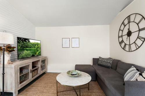 Greenhouse Cottage - Central Location