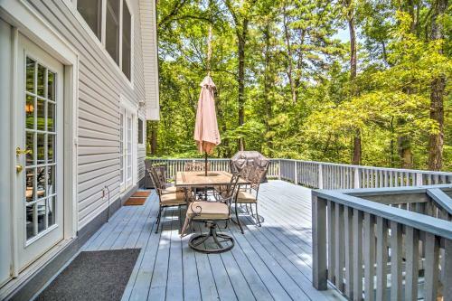 Mallards Rest Waterfront Hot Springs Home!