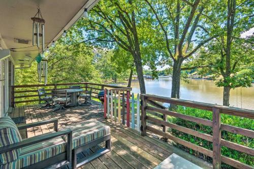 Lakefront Hot Springs Home With Updated Deck And Dock!