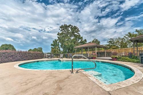 Apartamento Hamiltons To-do At The Lake Condo With Pool Access