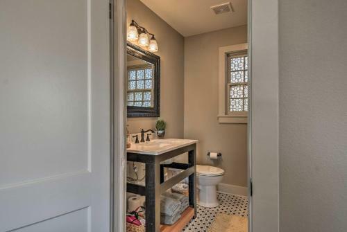 Remodeled Apartment About 2 Mi To National Park Hikes!