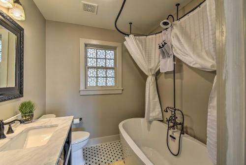 Remodeled Apartment About 2 Mi To National Park Hikes!
