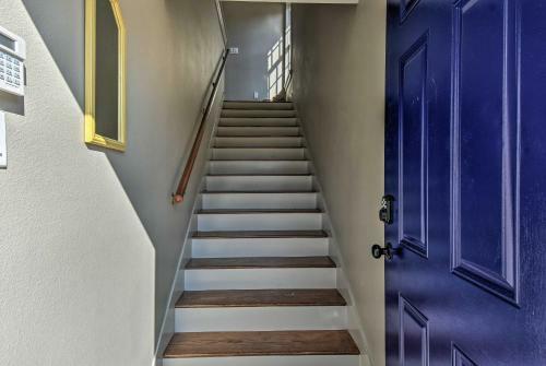 Remodeled Apartment About 2 Mi To National Park Hikes!