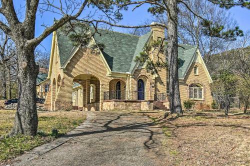 Remodeled Apartment About 2 Mi To National Park Hikes!