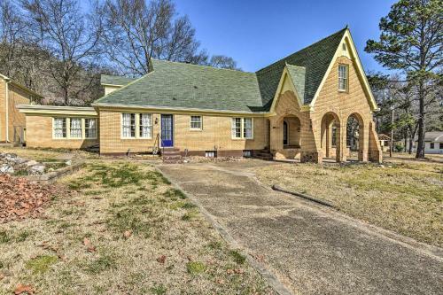 Remodeled Apartment About 2 Mi To National Park Hikes!
