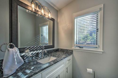 Spacious Hot Springs Escape On Lake Hamilton!