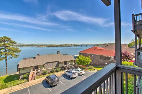 Apartamento Spacious Lakeside Condo With Private Boat Slip!