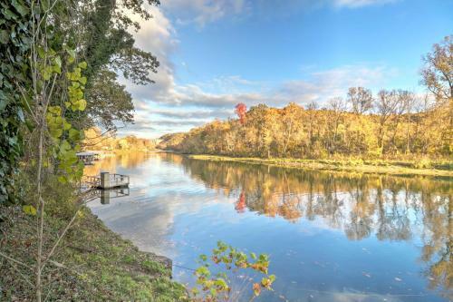 Waterfront Norfork River Home With Dock-2 Mi To Lake!