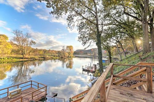 Waterfront Norfork River Home With Dock-2 Mi To Lake!