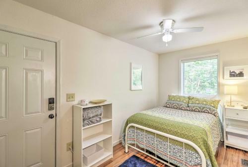 Creekside Hideaway Home With Fire Pit And Creek Access!