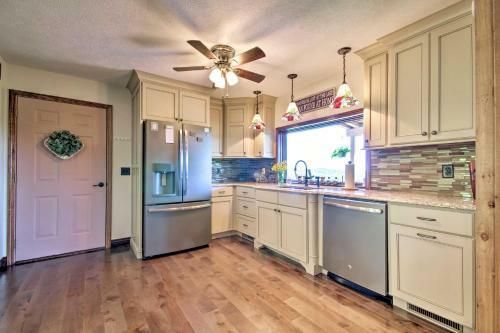 Lake Norfork Home With Waterview Patio And Balcony