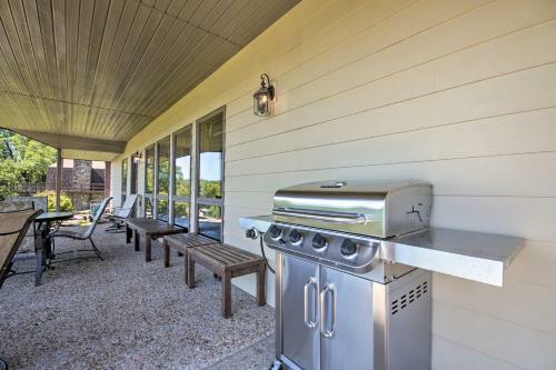 Lake Norfork Home With Waterview Patio And Balcony