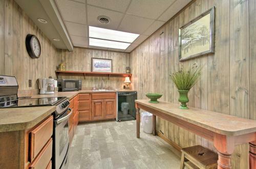 Lake Norfork Home With Waterview Patio And Balcony