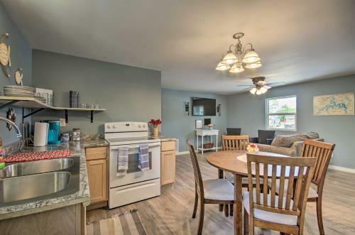 Omaha Apartment 3 Mi To Cricket Creek Marina!