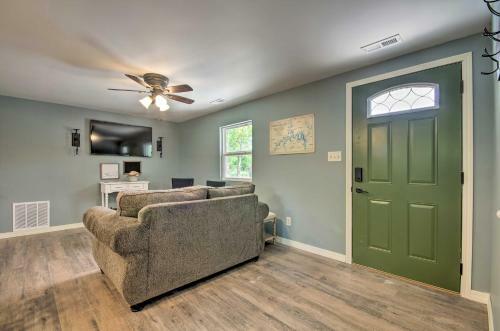 Omaha Apartment 3 Mi To Cricket Creek Marina!