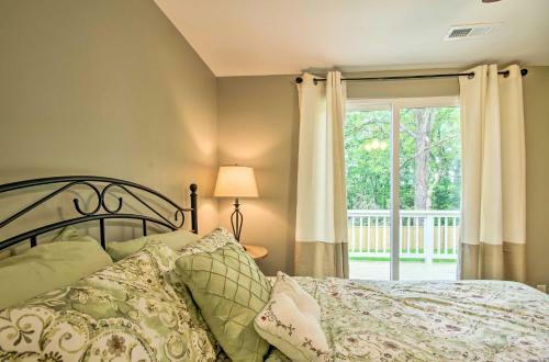 Omaha Apartment 3 Mi To Cricket Creek Marina!