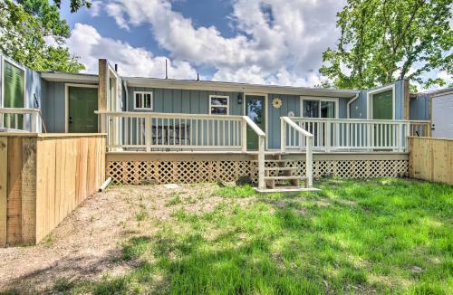 Omaha Apartment 3 Mi To Cricket Creek Marina!