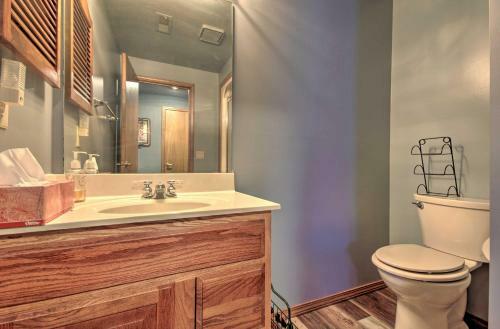 Spacious Getaway With Game Room And Norfork Lake View!