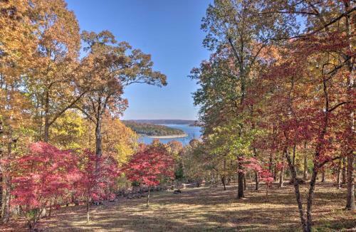 Spacious Getaway With Game Room And Norfork Lake View!