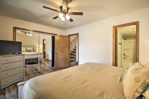 Lakefront Condo With Covered Balcony And 2 Kayaks