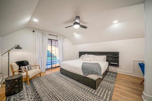 Upscale Grand Point Escape On Lake Hamilton