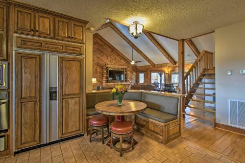 Hilltop Hot Springs Log Cabin With Hot Tub