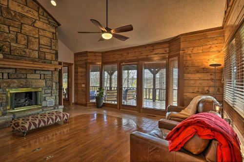Hilltop Hot Springs Log Cabin With Hot Tub