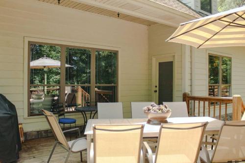 Springdale House With Deck, Fire Pit And Playset!