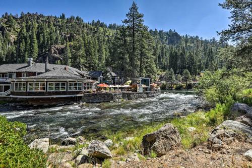 Riverfront Alpine Meadows Resort Townhome With Pool!