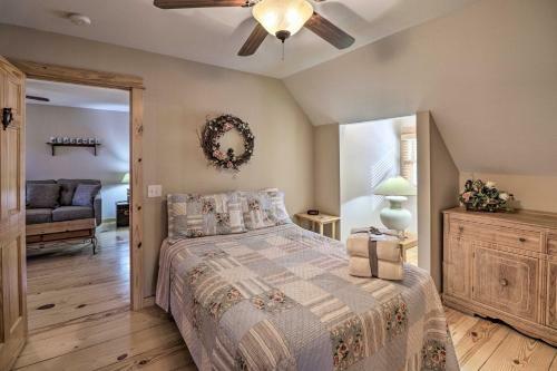 The Captains Quarters In Rogers Dog-friendly