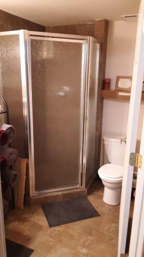 Hostal Winterfell Inn - No Extra Fees, Dog Friendly, King Bed