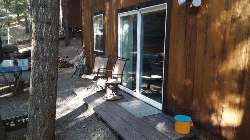 Hostal Winterfell Inn - No Extra Fees, Dog Friendly, King Bed