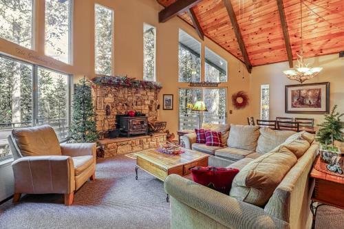 4 Bed 2 Bath Vacation Home In Arnold