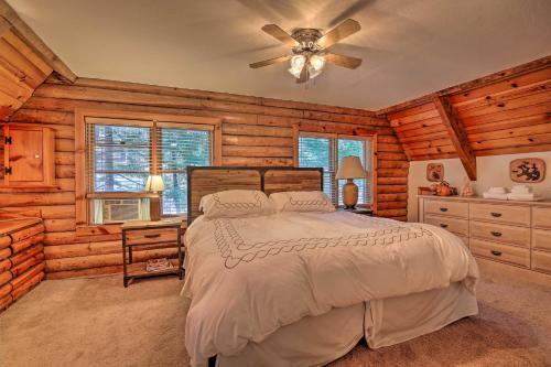 Custom-built Cabin With Spacious Deck 5 Mi To Hiking