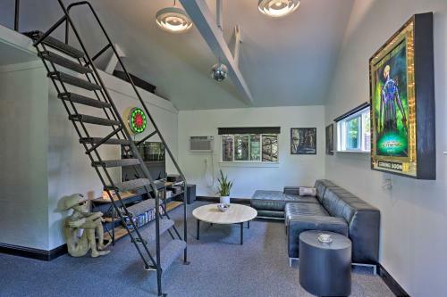 Modern Home With Fire Pit By Sacramento River!